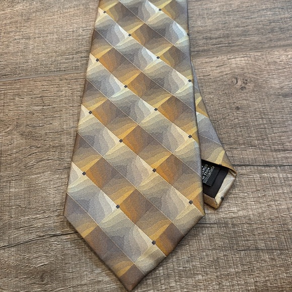 100% Silk Van‎ Heusen Men’s Neck Tie - Picture 2 of 6